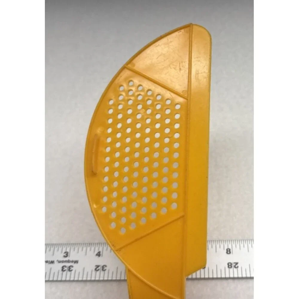 Rubbermaid 1907 Yellow Nylon Pasta Pot Strainer Spoon Spatula Kitchen Tool